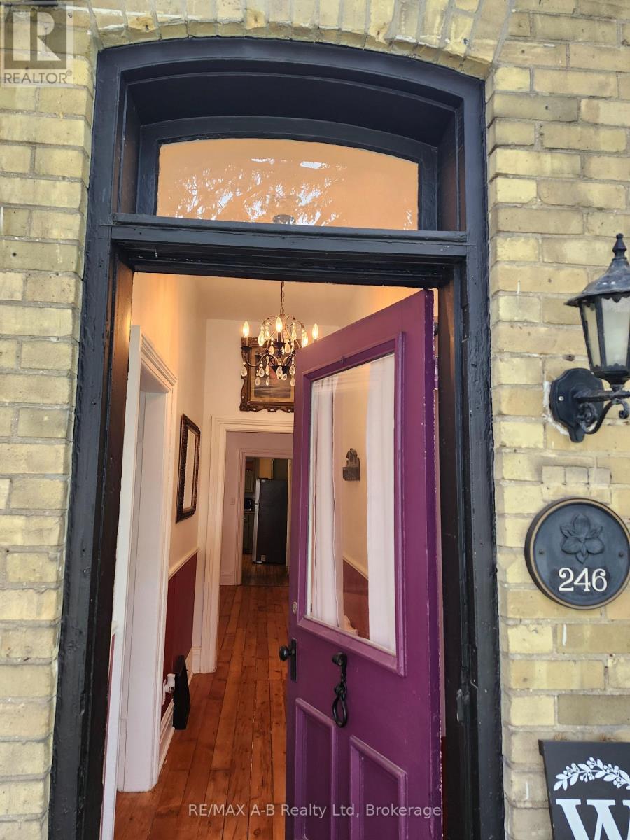 246 Wellington Street, Stratford, Ontario  N5A 2L6 - Photo 30 - X12173574