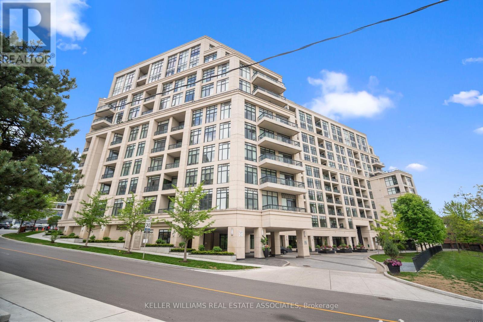 <div class="slider-price">$630,000</div><p>103 - 2 Old Mill Drive, Toronto, Ontario</p>