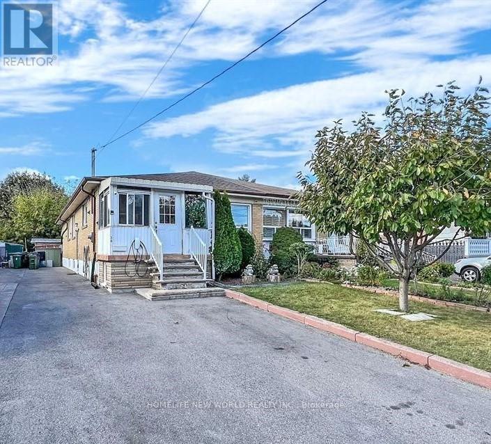 <div class="slider-price">$889,000</div><p>30 Habitant Drive, Toronto, Ontario</p>