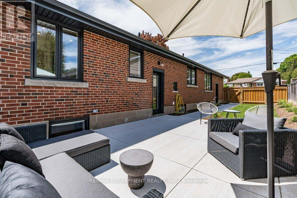 877 Condor Drive, Burlington (Lasalle), Ontario  L7T 3A8 - Photo 46 - W12213016