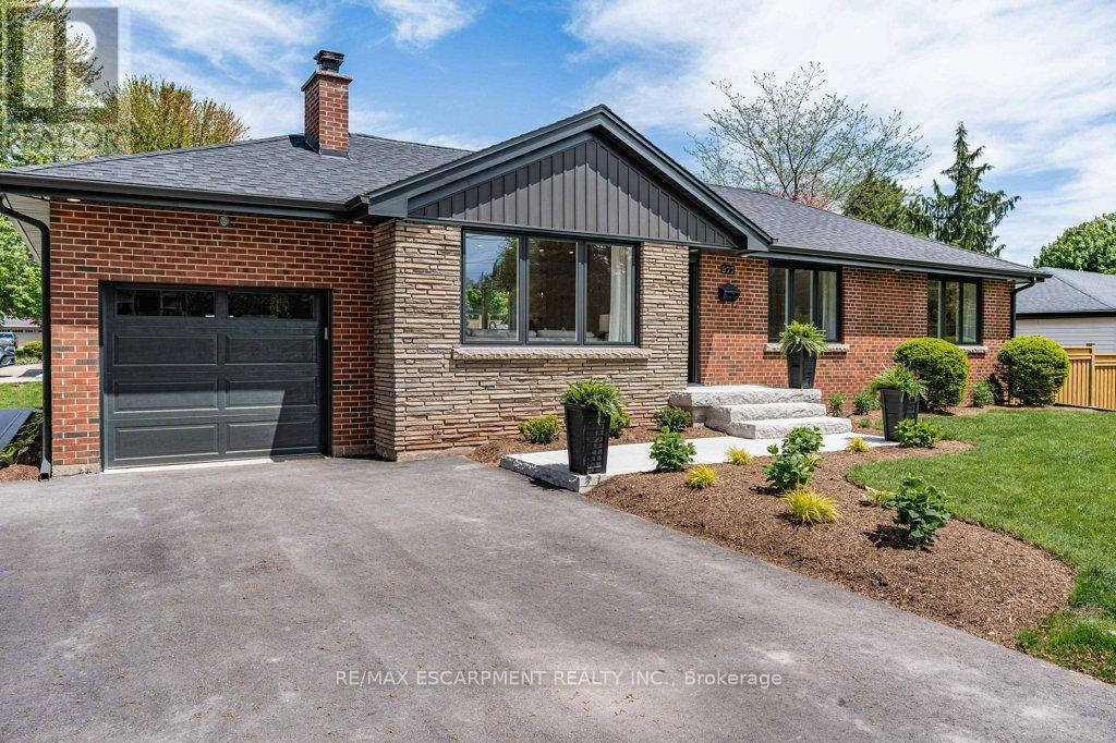 877 Condor Drive, Burlington (Lasalle), Ontario  L7T 3A8 - Photo 5 - W12213016