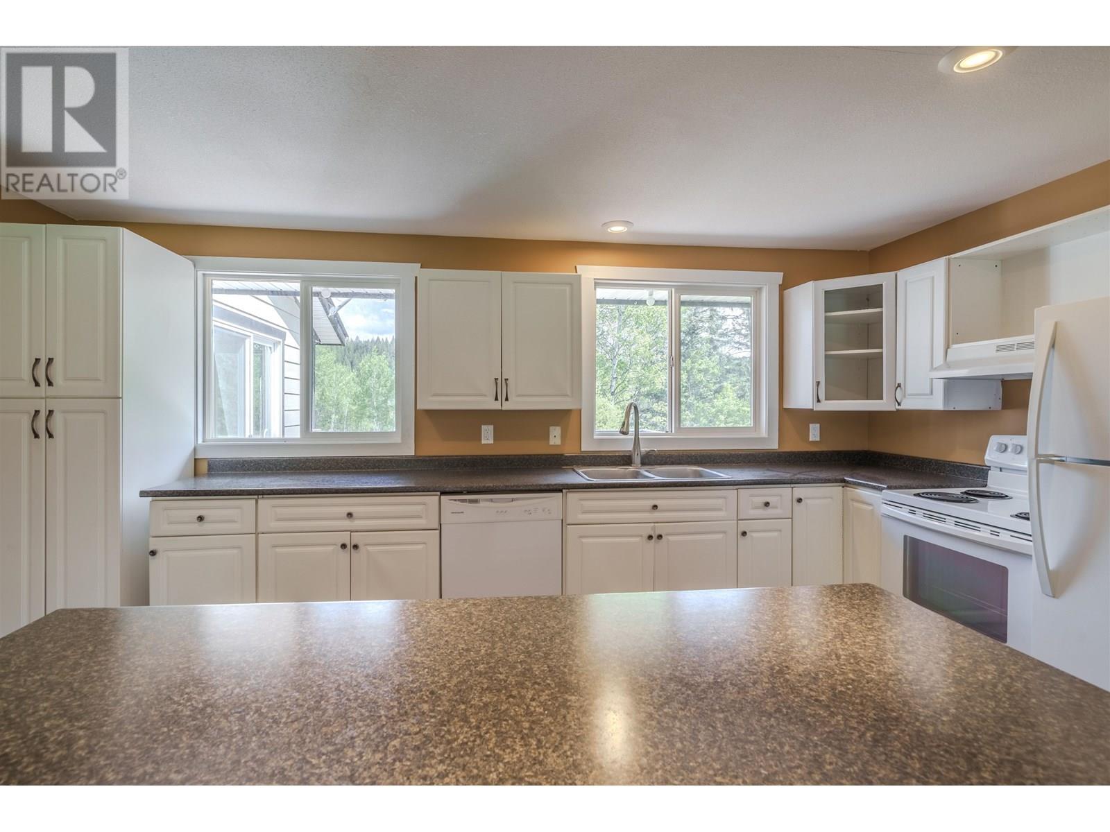 5611 Canim-Hendrix Lake Road, 100 Mile House, British Columbia  V0K 1M0 - Photo 11 - R3014713