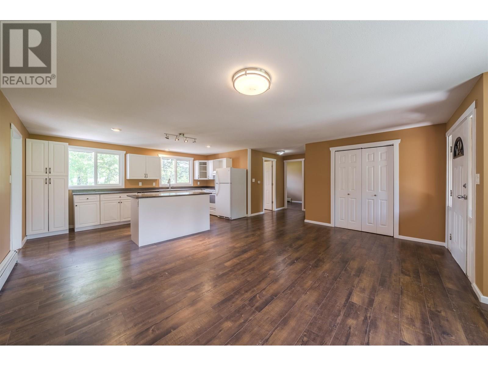 5611 Canim-Hendrix Lake Road, 100 Mile House, British Columbia  V0K 1M0 - Photo 7 - R3014713