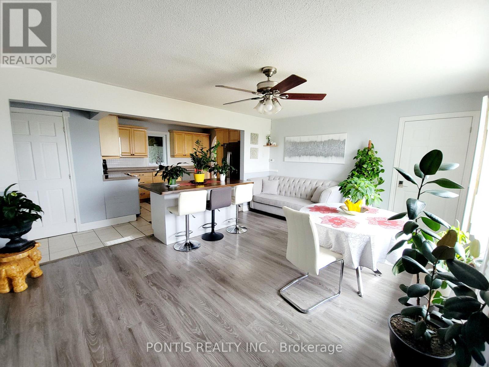 4880 County 90 Road, Springwater, Ontario  L4M 4S4 - Photo 4 - S12188720