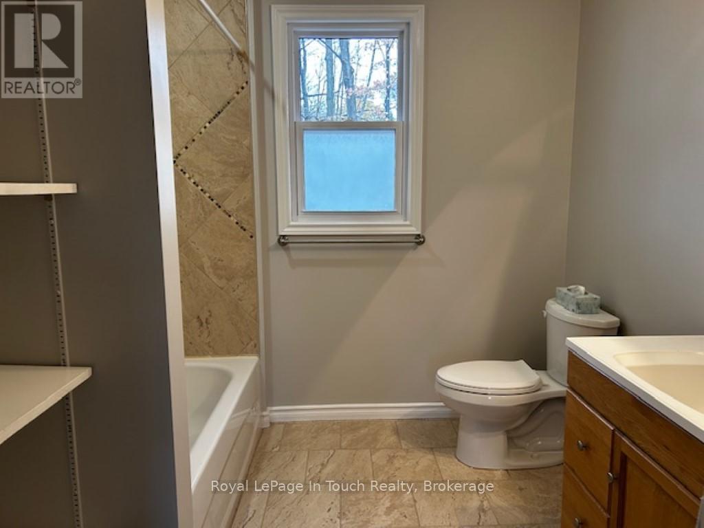 687 Montreal Street, Midland, Ontario  L4R 1G5 - Photo 7 - S12215564