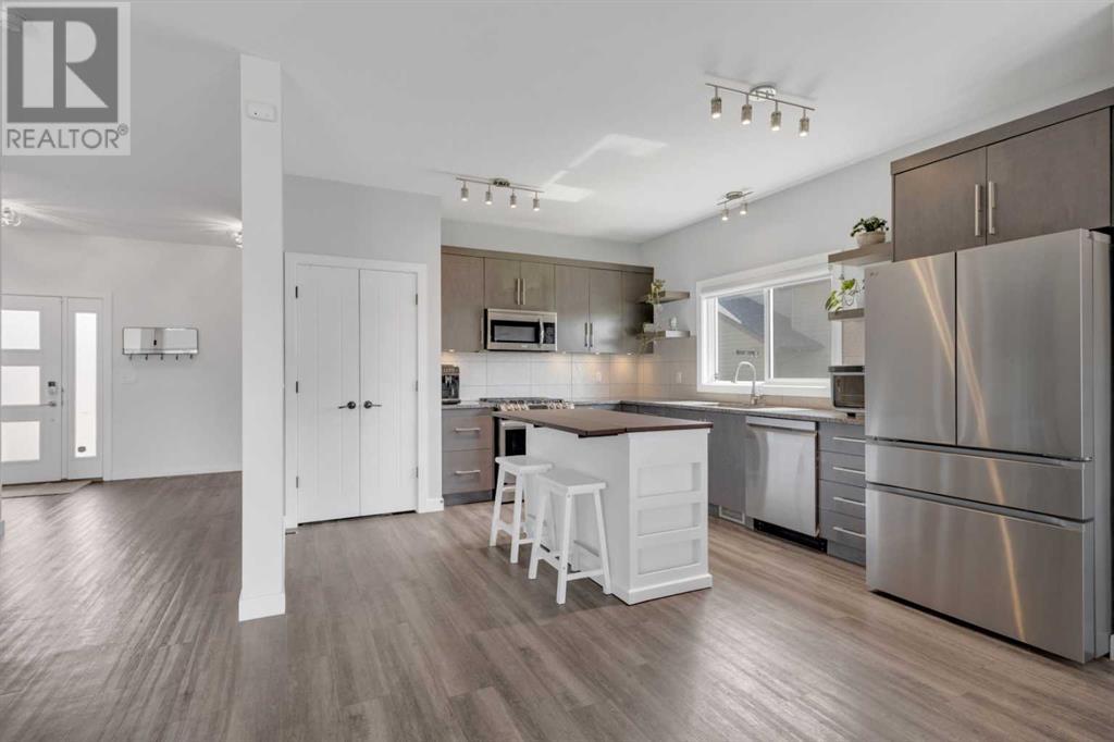 22 Victory Close, Red Deer, Alberta  T4R 0N2 - Photo 4 - A2229573