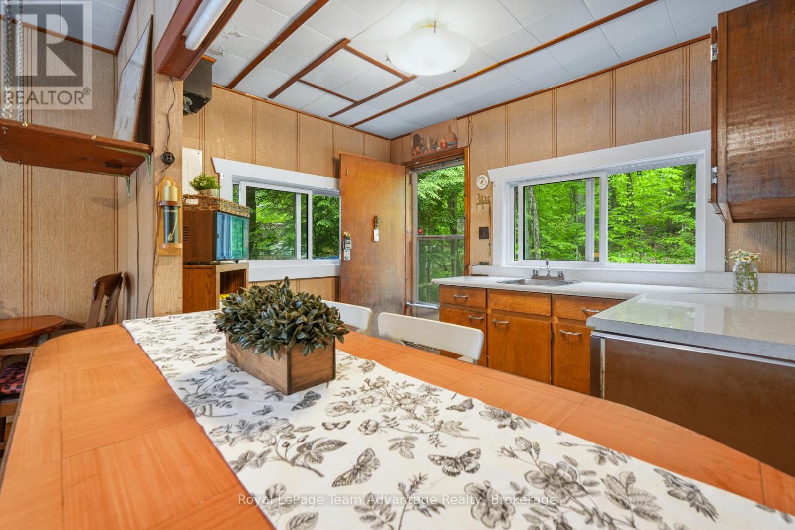 8 Waterside Drive, Seguin, Ontario  P2A 0B6 - Photo 14 - X12215510