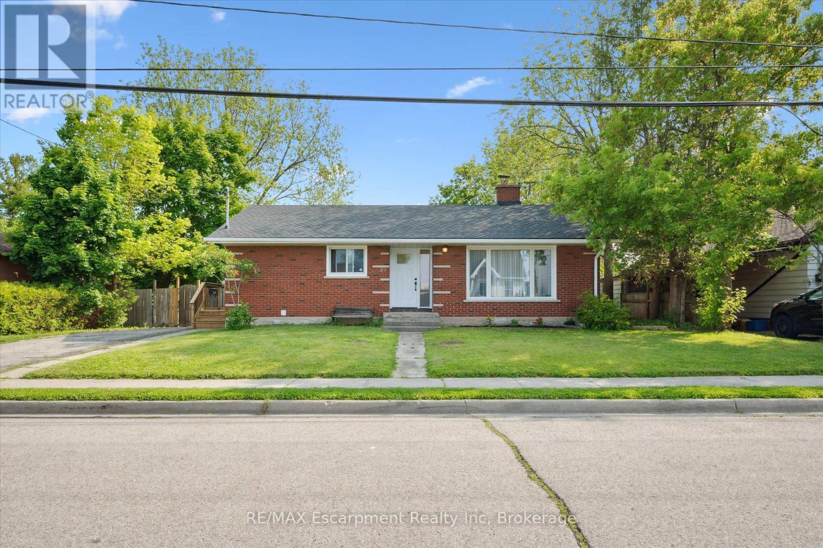 27 NORFOLK AVENUE, Cambridge, Ontario