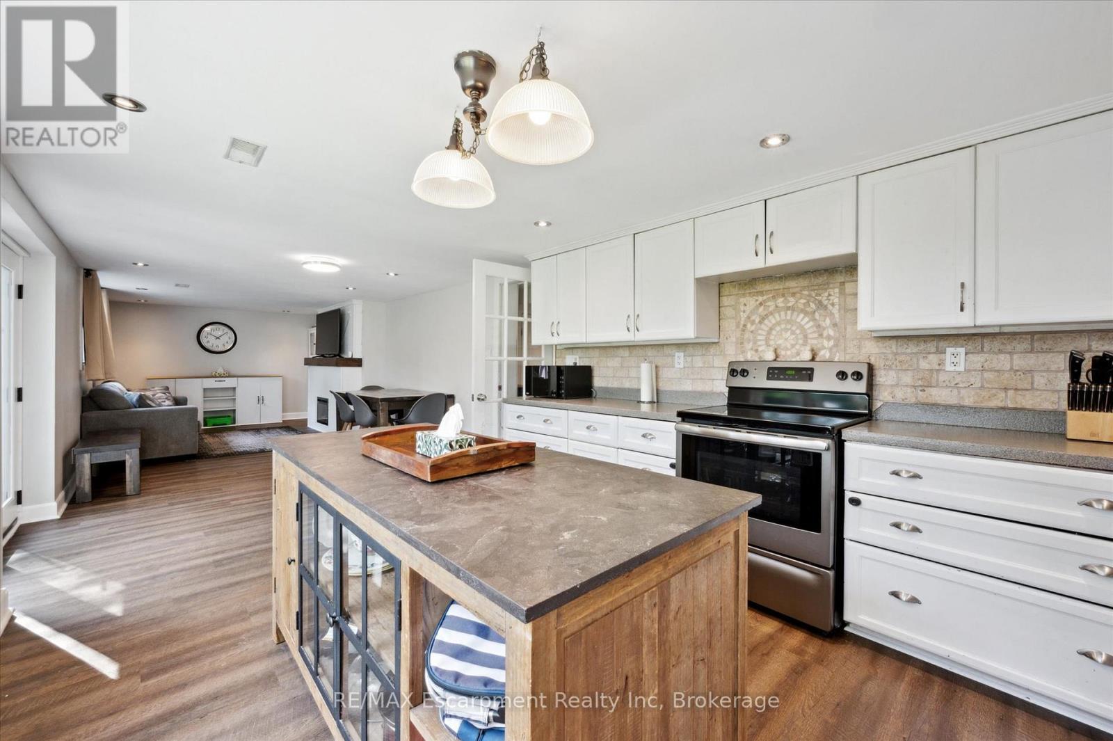27 Norfolk Avenue, Cambridge, Ontario  N1R 3T5 - Photo 18 - X12215512