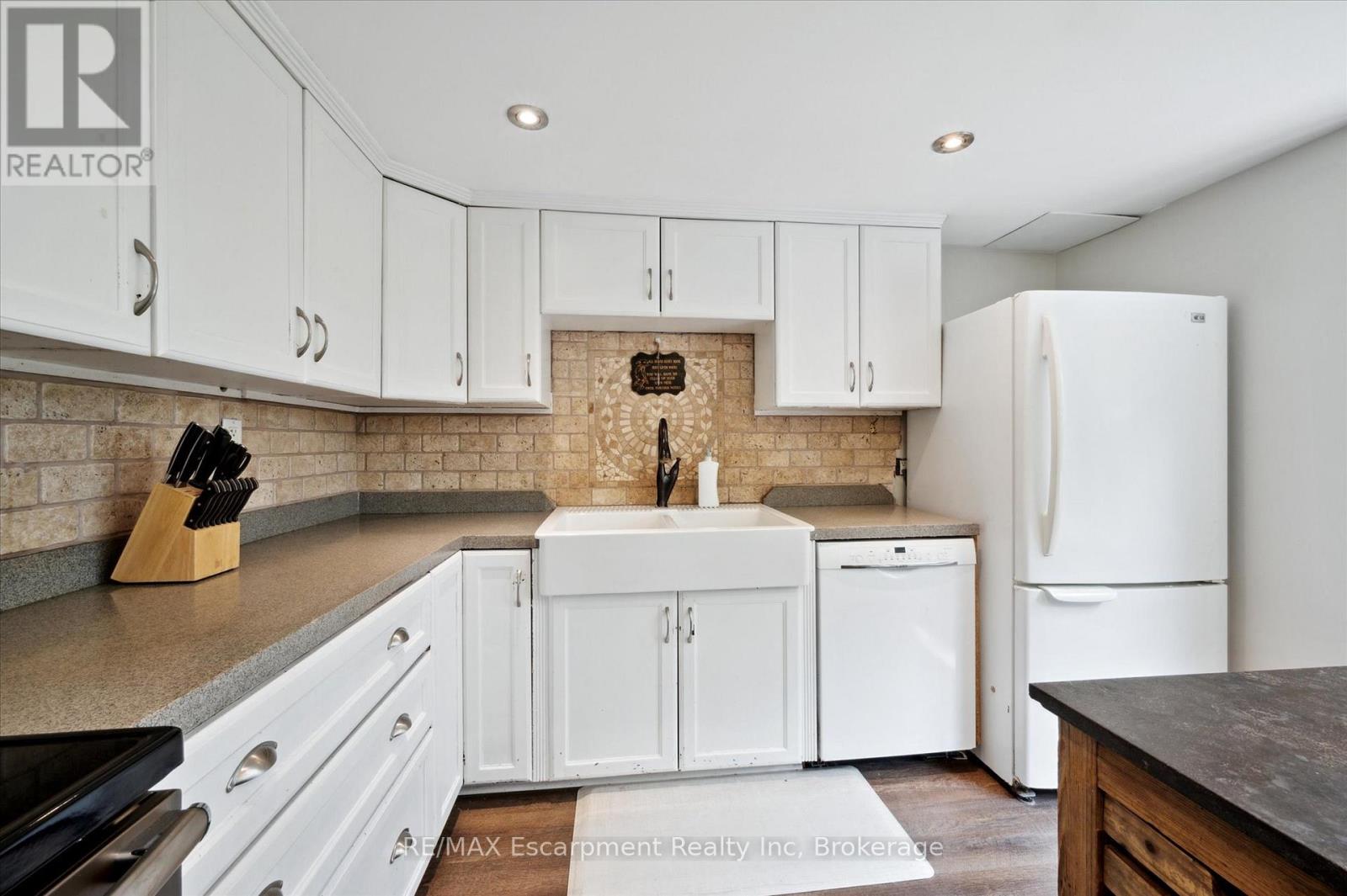 27 Norfolk Avenue, Cambridge, Ontario  N1R 3T5 - Photo 20 - X12215512