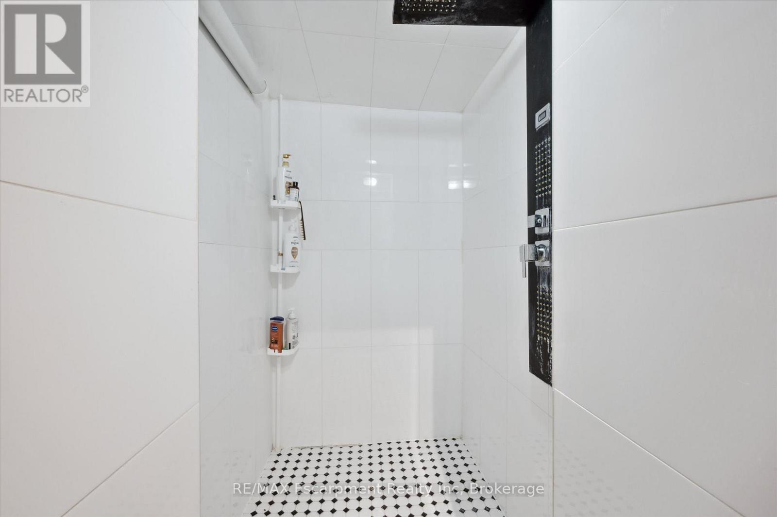 27 Norfolk Avenue, Cambridge, Ontario  N1R 3T5 - Photo 26 - X12215512