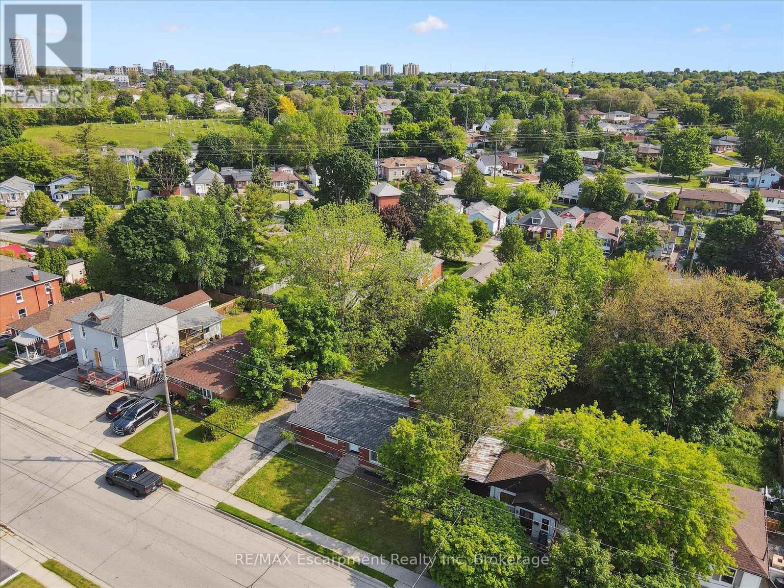 27 Norfolk Avenue, Cambridge, Ontario  N1R 3T5 - Photo 39 - X12215512