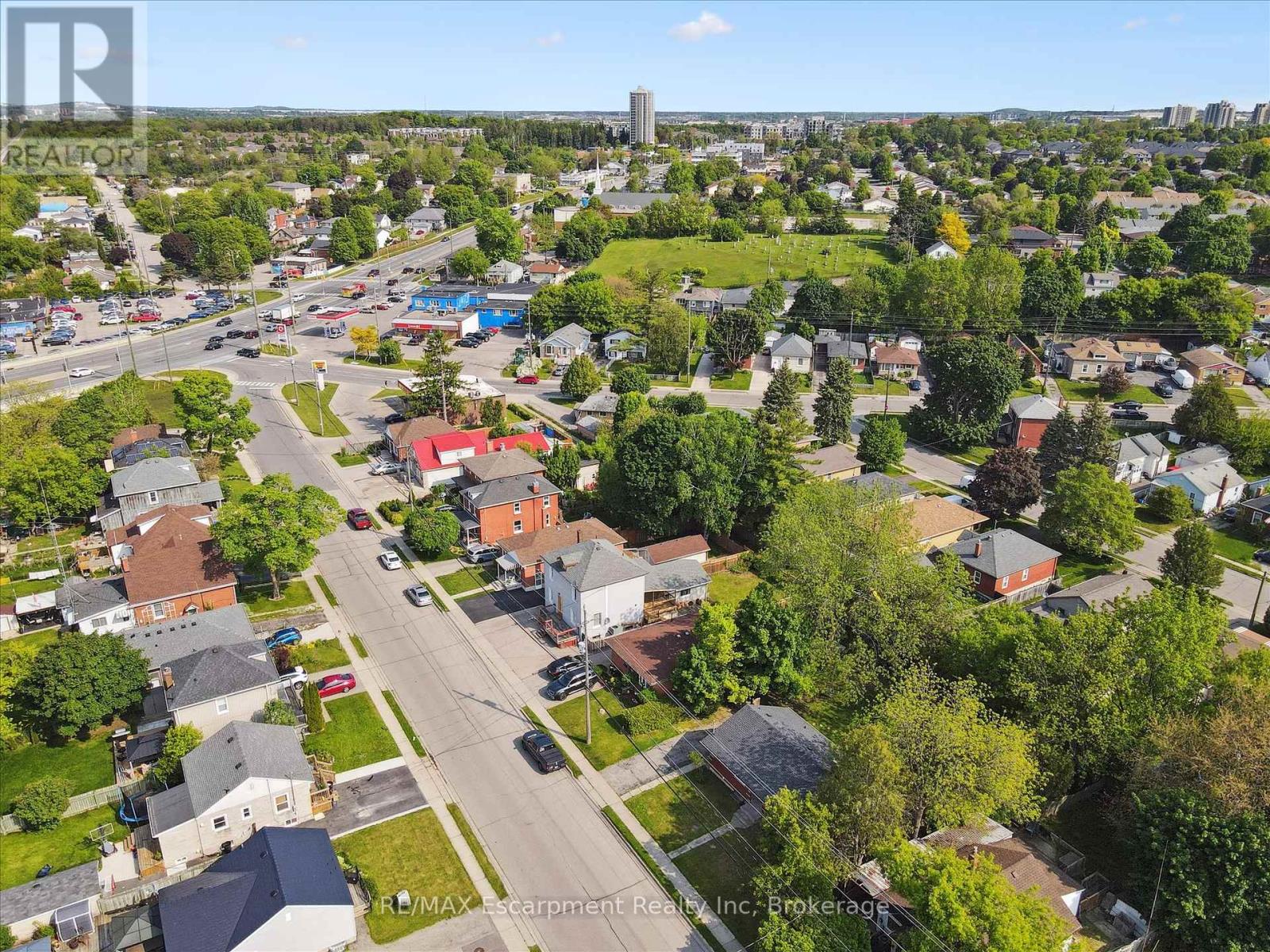 27 Norfolk Avenue, Cambridge, Ontario  N1R 3T5 - Photo 41 - X12215512