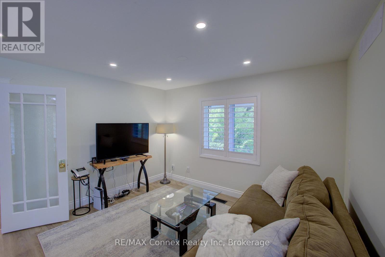 20 Havelock Street, Guelph, Ontario  N1E 4G5 - Photo 9 - X12215622
