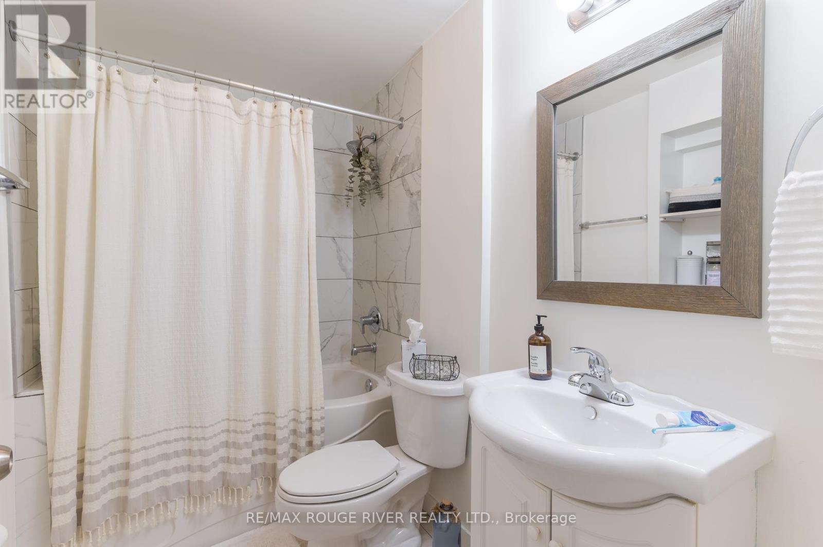390/392 Mathew Street, Cobourg, Ontario  K9A 3E8 - Photo 15 - X12215573