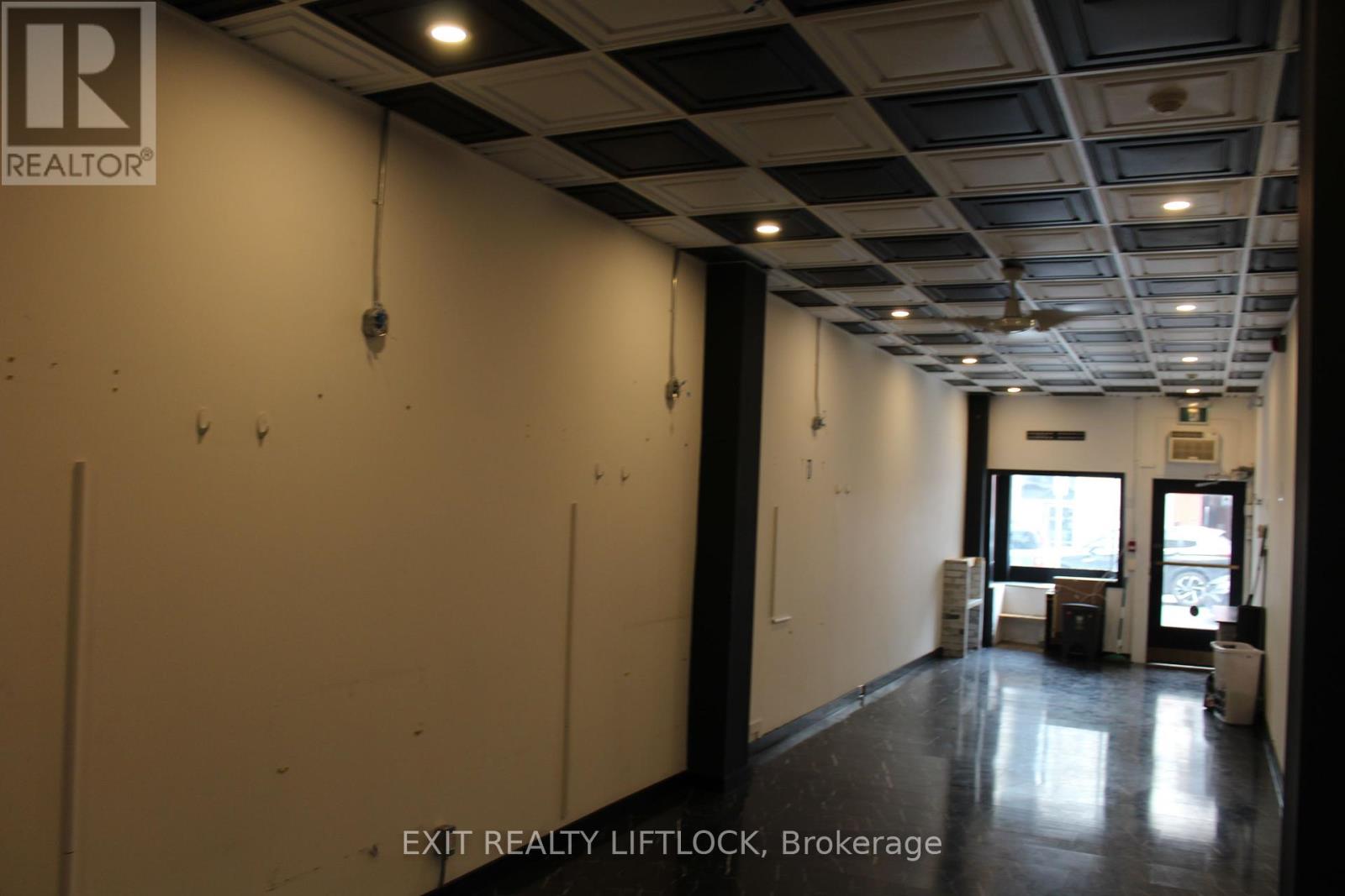 406 George Street N, Peterborough Central, Ontario  K9H 3R5 - Photo 4 - X12215605