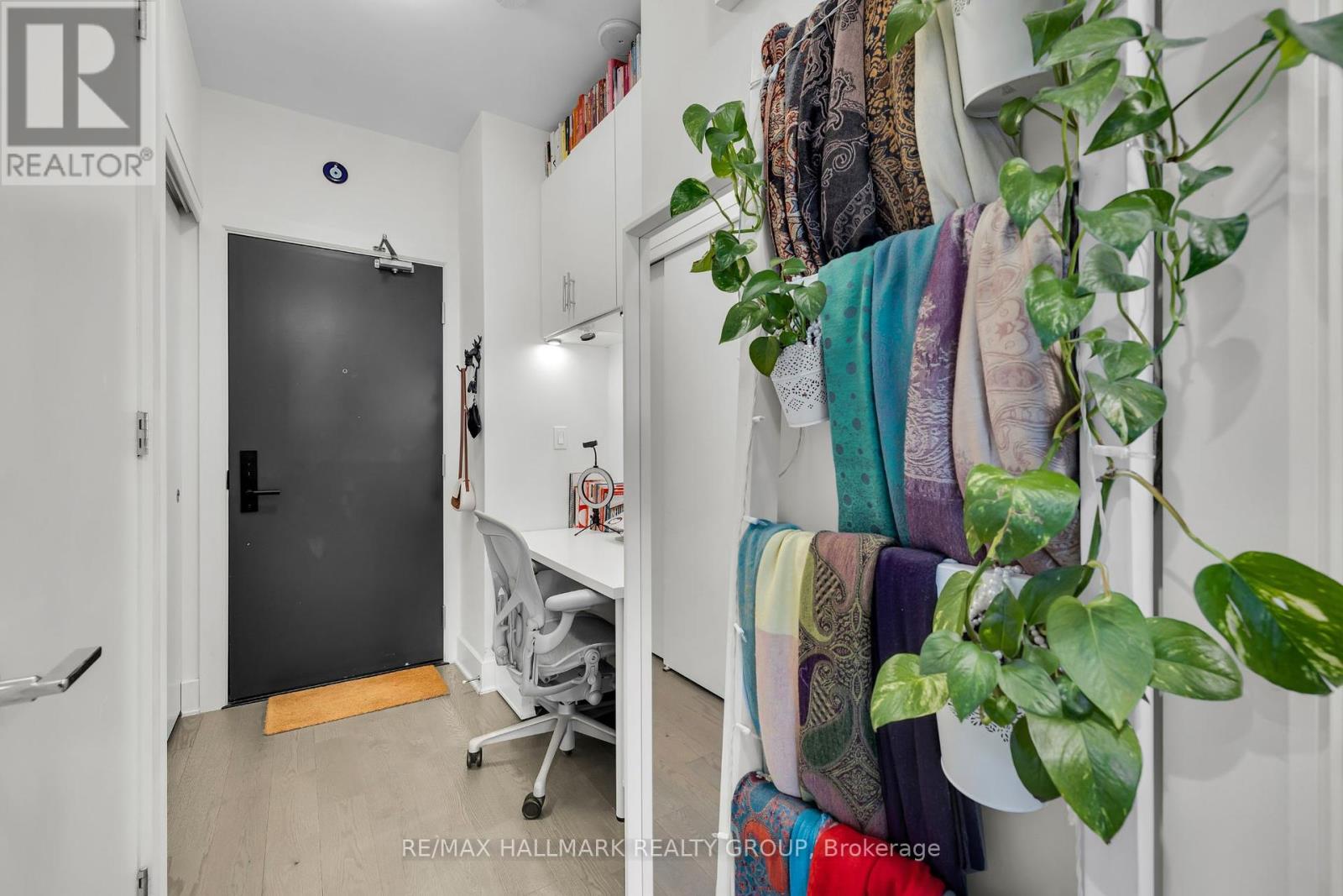 1311 - 255 Bay Street, Ottawa, Ontario  K1R 0C5 - Photo 4 - X12215502