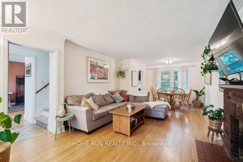 1617 Dorion Avenue, Ottawa, Ontario  K1G 0J7 - Photo 8 - X12215631