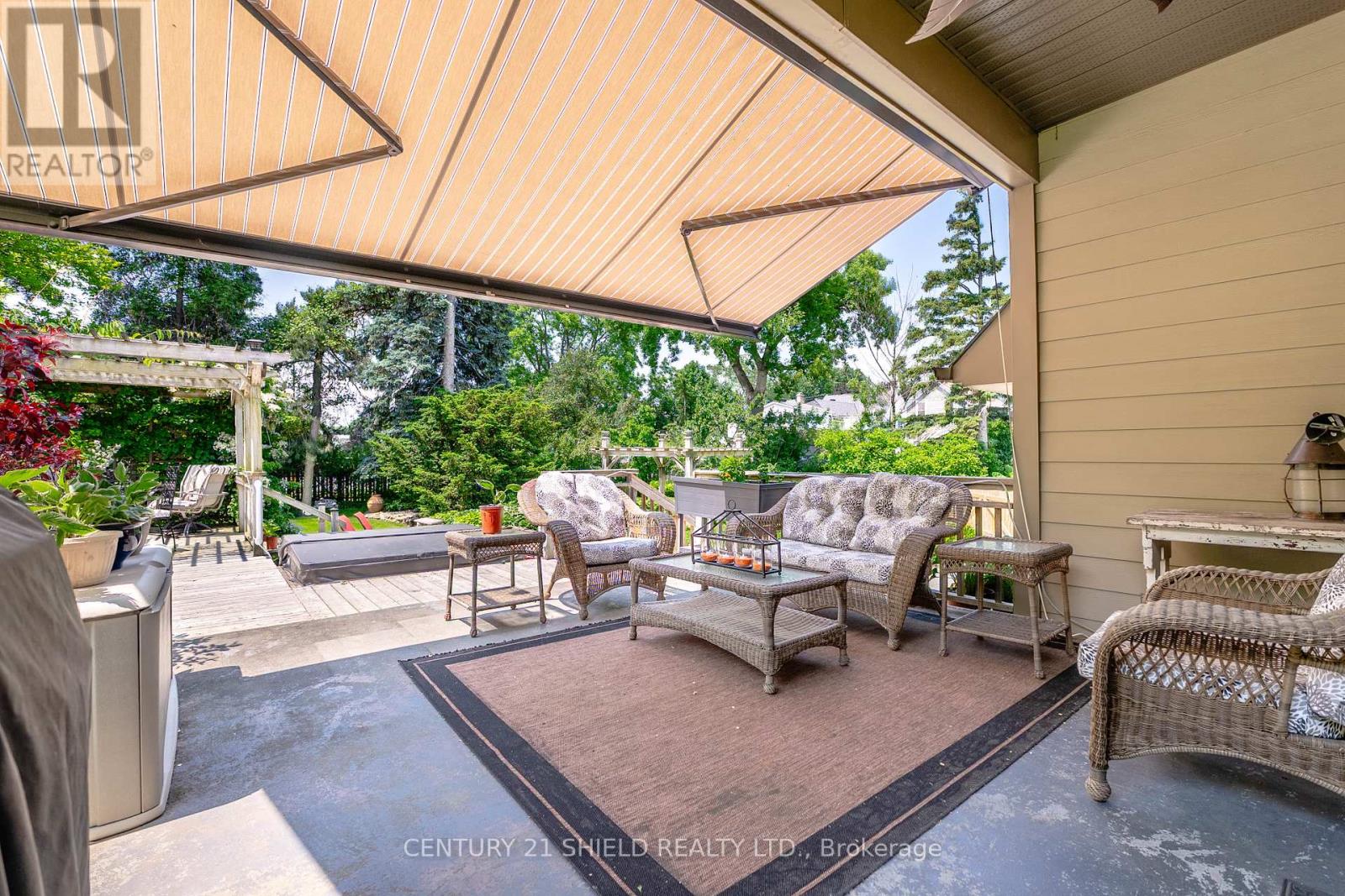 330 Sydney Street, Cornwall, Ontario  K6H 3H6 - Photo 11 - X12215432
