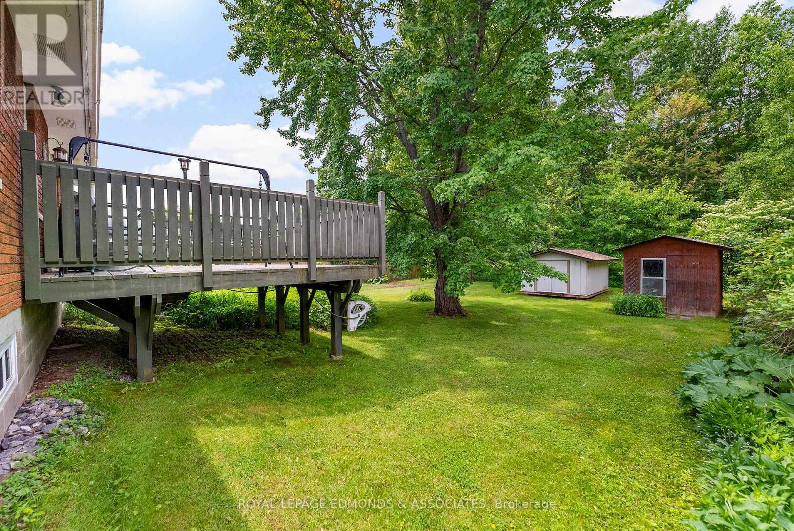 664 Third Avenue, Laurentian Valley, Ontario  K8A 5H3 - Photo 23 - X12215426