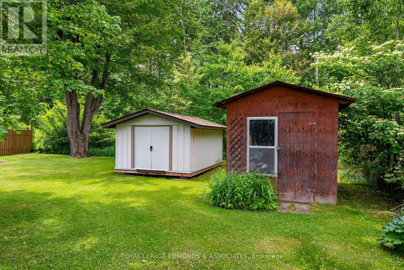 664 Third Avenue, Laurentian Valley, Ontario  K8A 5H3 - Photo 24 - X12215426