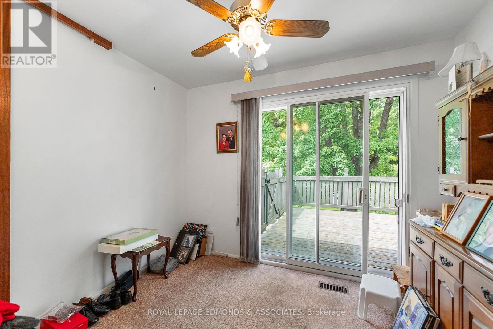 664 Third Avenue, Laurentian Valley, Ontario  K8A 5H3 - Photo 6 - X12215426