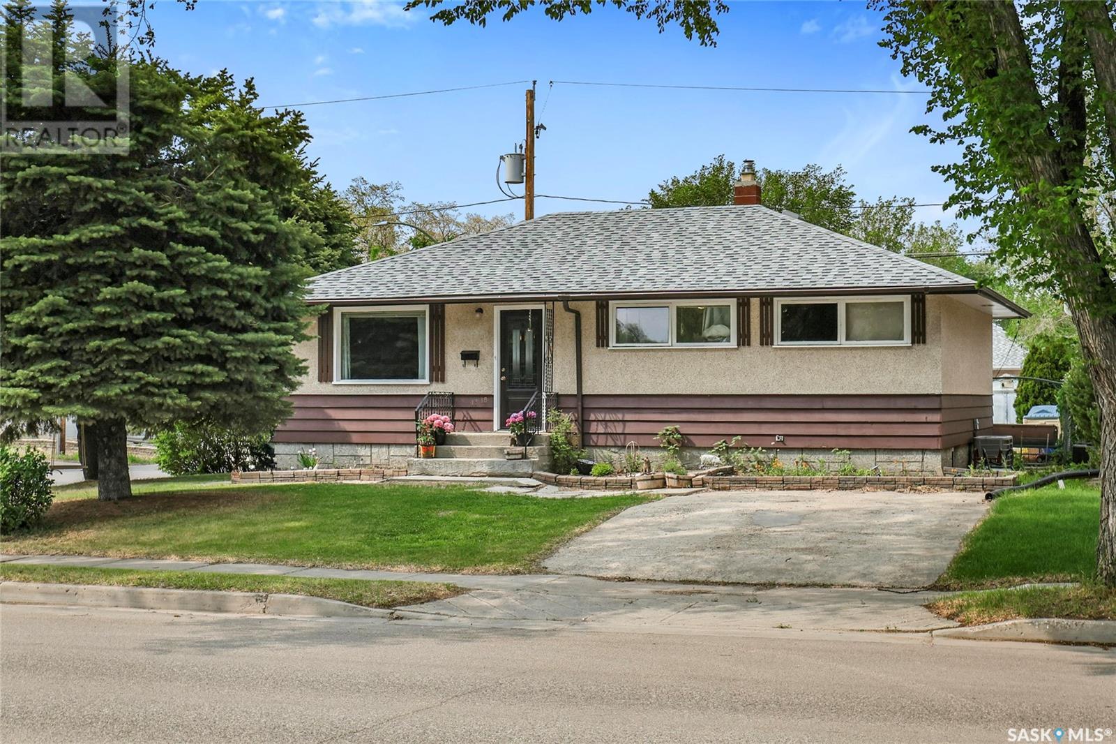 1318 7th AVENUE N, regina, Saskatchewan