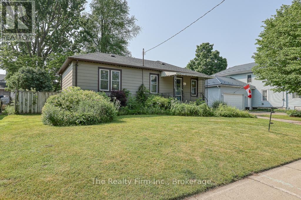 Property at 132 CHARLES STREET E image 2