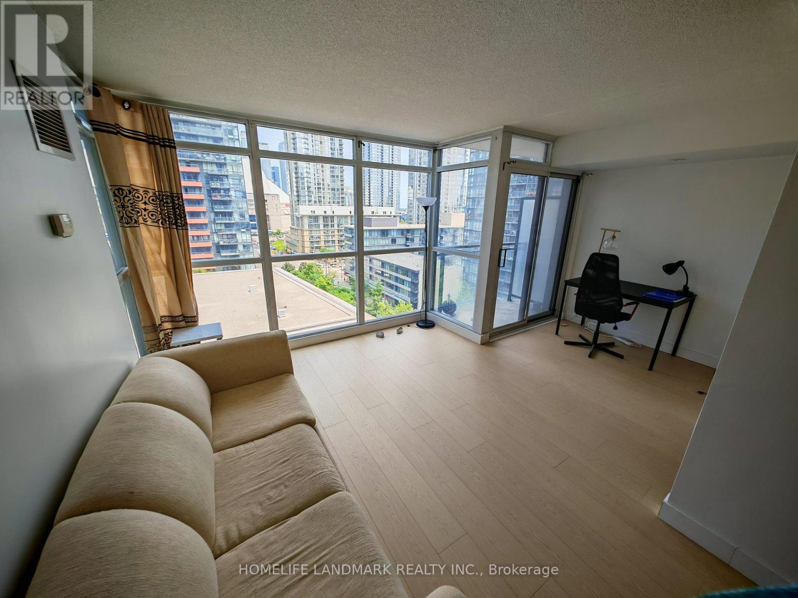 1005 - 8 TELEGRAM MEWS, Toronto, Ontario