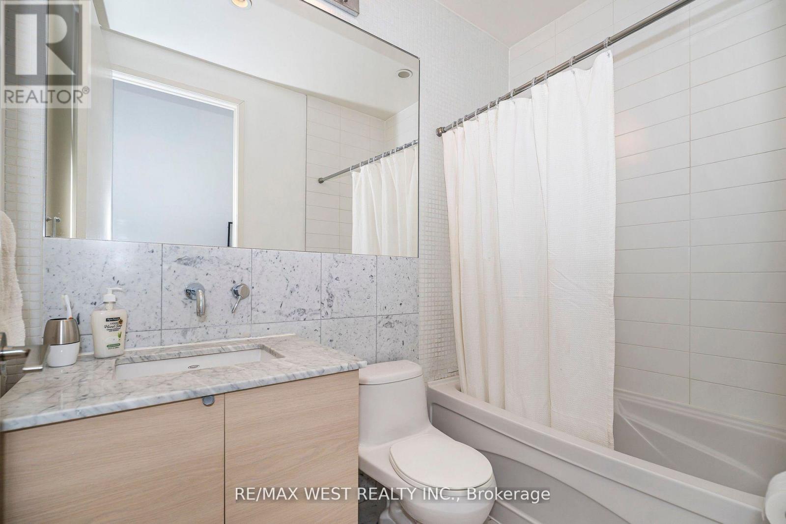 333 - 380 Macpherson Avenue, Toronto, Ontario  M4V 3E3 - Photo 36 - C12215411