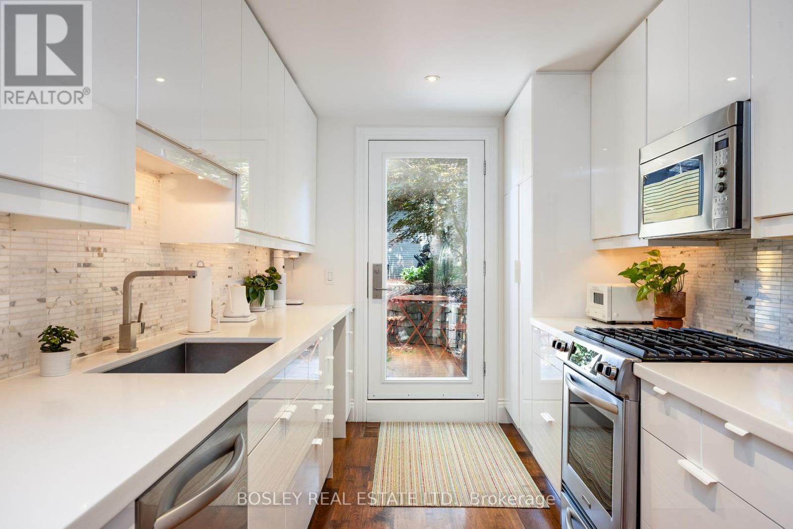 122 Spruce Street E, Toronto, Ontario  M5A 2J5 - Photo 11 - C12215484