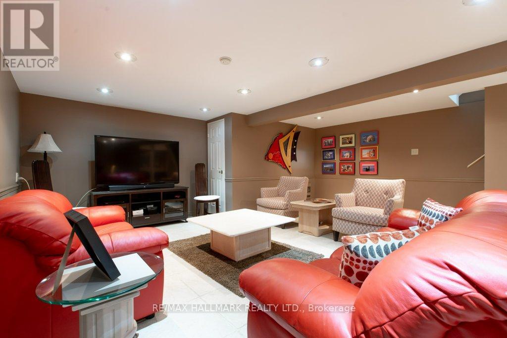 6 Tumbleweed Road, Toronto (Don Valley Village), Ontario  M2J 2N3 - Photo 15 - C12215522