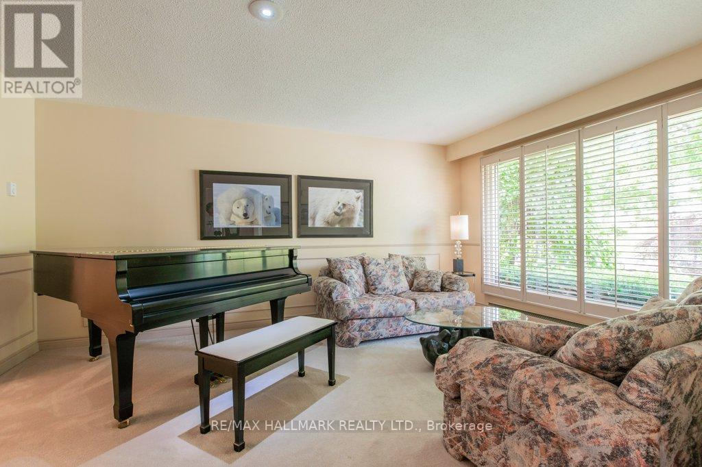 6 Tumbleweed Road, Toronto (Don Valley Village), Ontario  M2J 2N3 - Photo 3 - C12215522