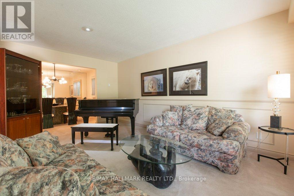6 Tumbleweed Road, Toronto (Don Valley Village), Ontario  M2J 2N3 - Photo 4 - C12215522
