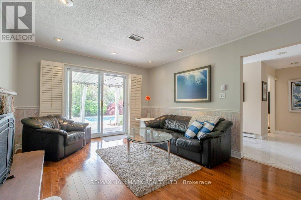 6 Tumbleweed Road, Toronto (Don Valley Village), Ontario  M2J 2N3 - Photo 9 - C12215522