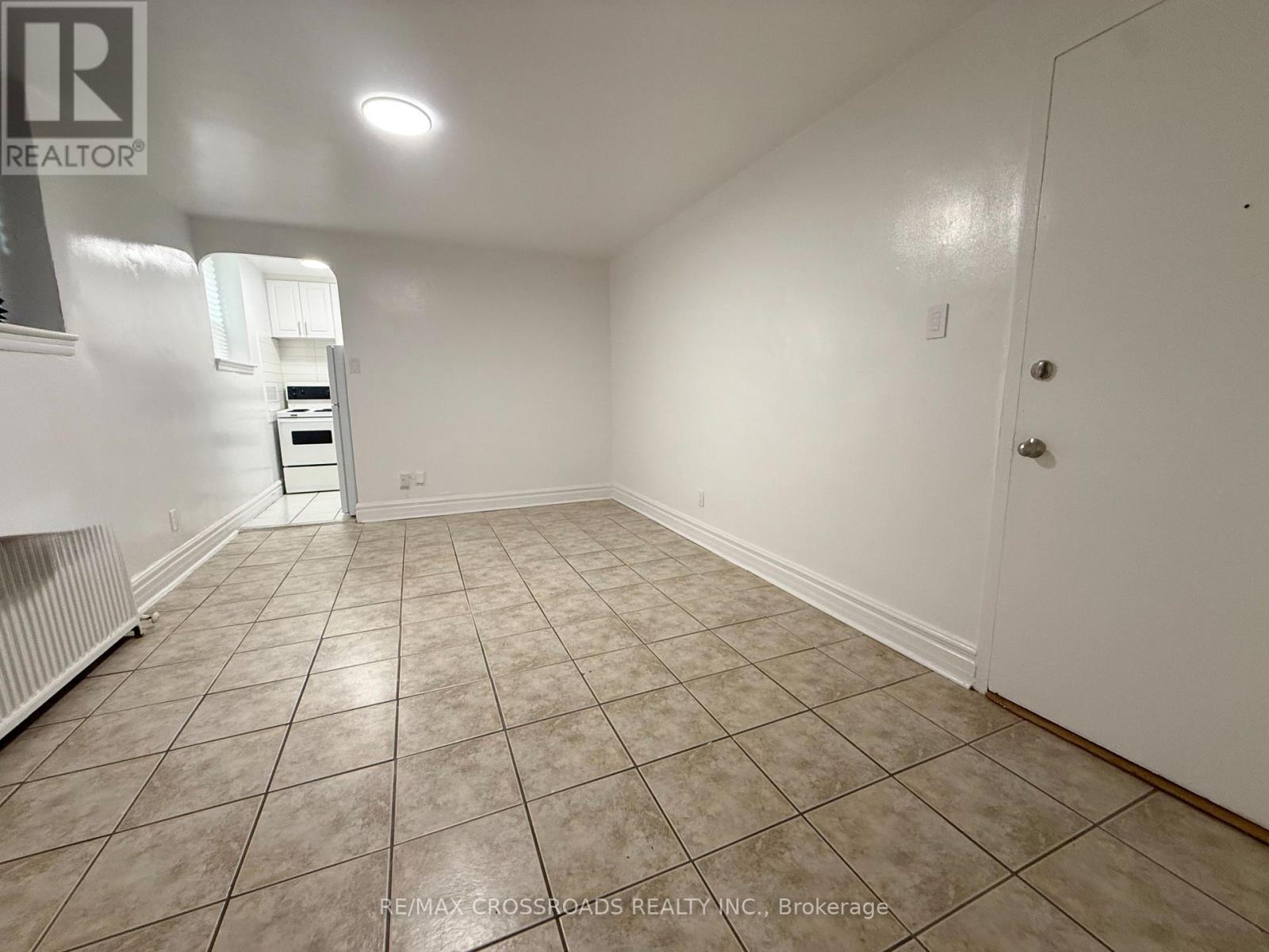 B7 - 2770 Yonge Street, Toronto, Ontario  M4N 2J3 - Photo 3 - C12215543
