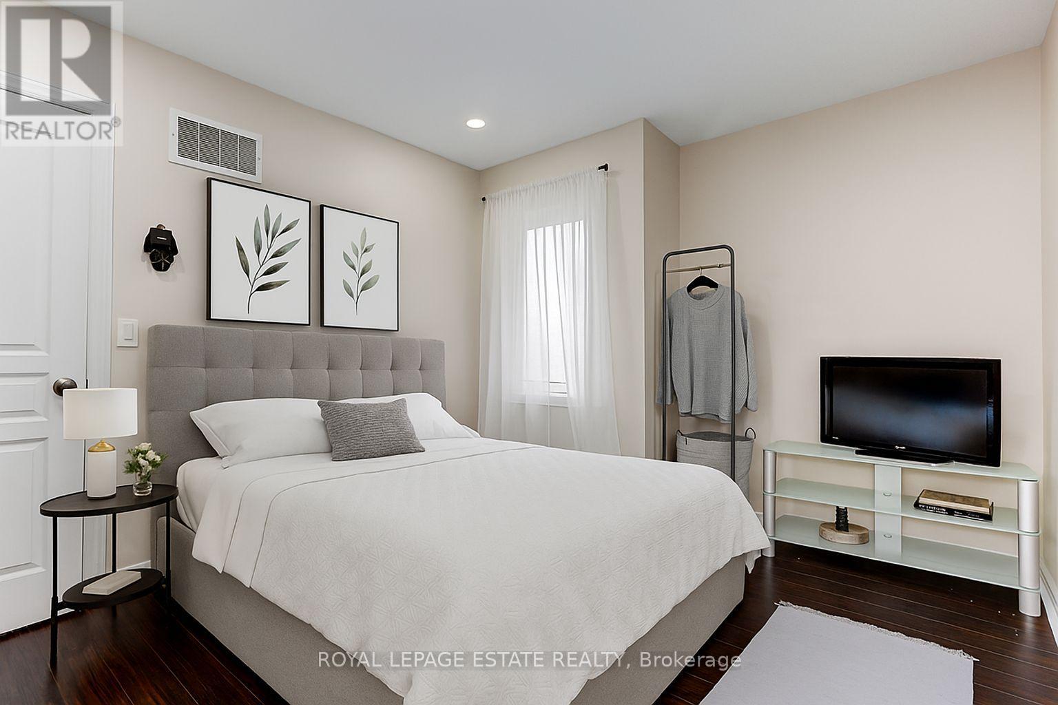33 Kavanagh Avenue, East Gwillimbury, Ontario  L0G 1V0 - Photo 20 - N12213282