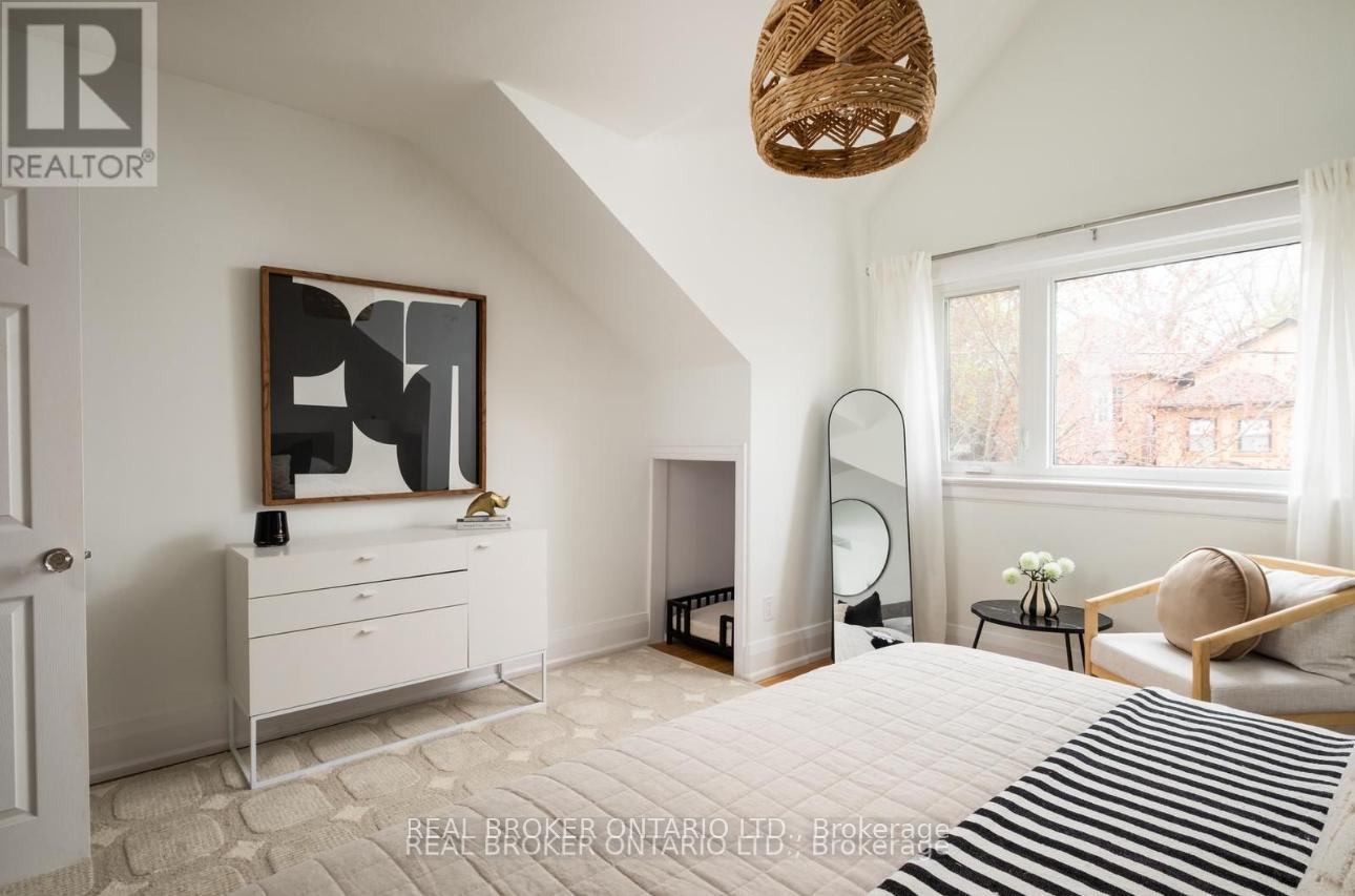 158 Golfview Avenue, Toronto (East End-Danforth), Ontario  M4E 2K5 - Photo 11 - E12215392