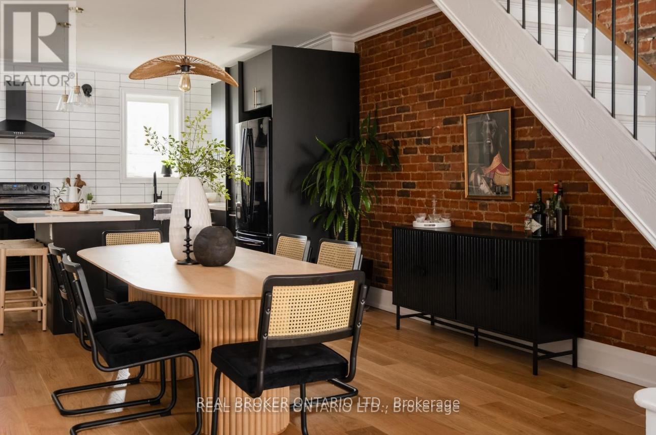 158 Golfview Avenue, Toronto (East End-Danforth), Ontario  M4E 2K5 - Photo 5 - E12215392
