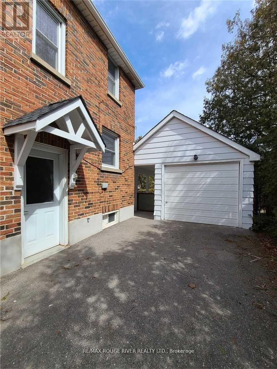 821 Mary Street, Oshawa, Ontario  L1G 5G5 - Photo 2 - E12215518