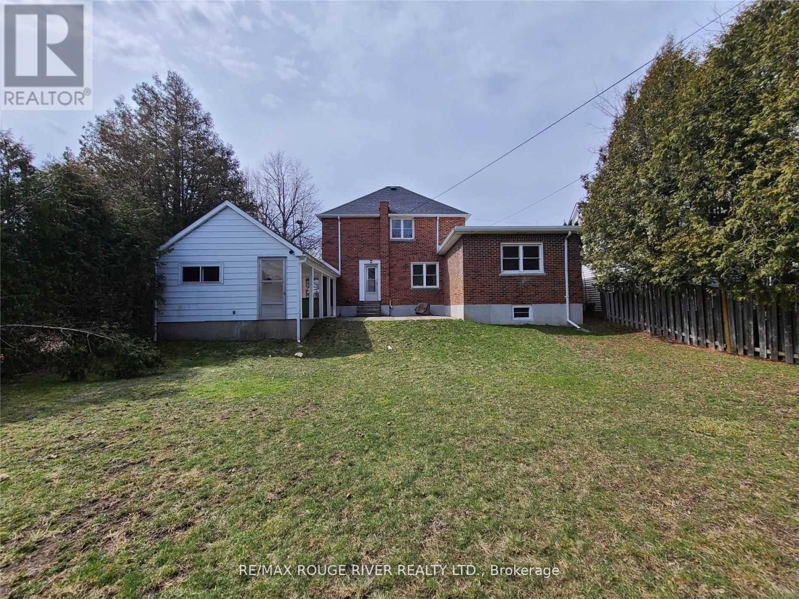 821 Mary Street, Oshawa, Ontario  L1G 5G5 - Photo 4 - E12215518