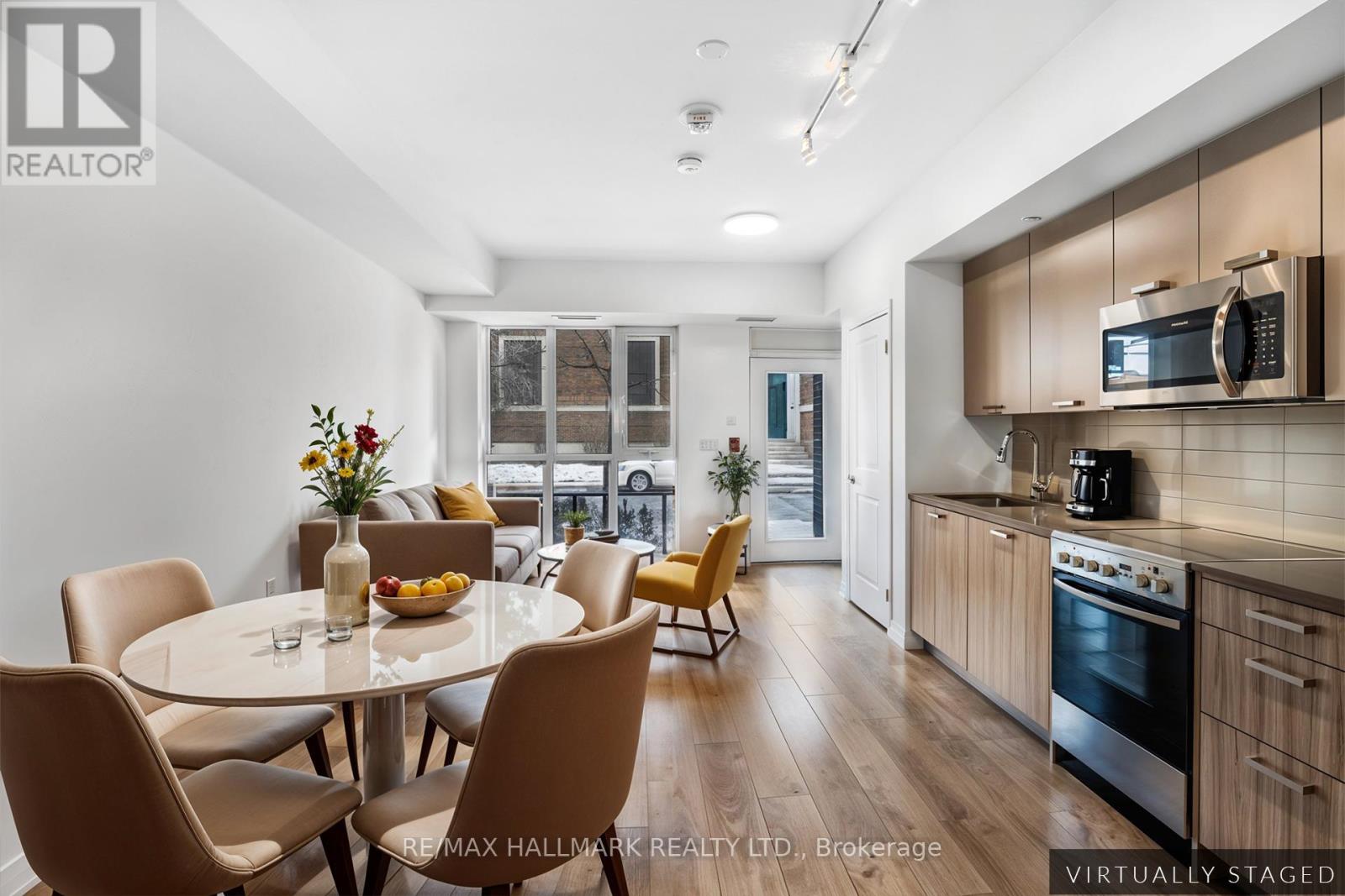 Th 103 - 2301 Danforth Avenue, Toronto (East End-Danforth), Ontario  M4C 1K5 - Photo 2 - E12215527