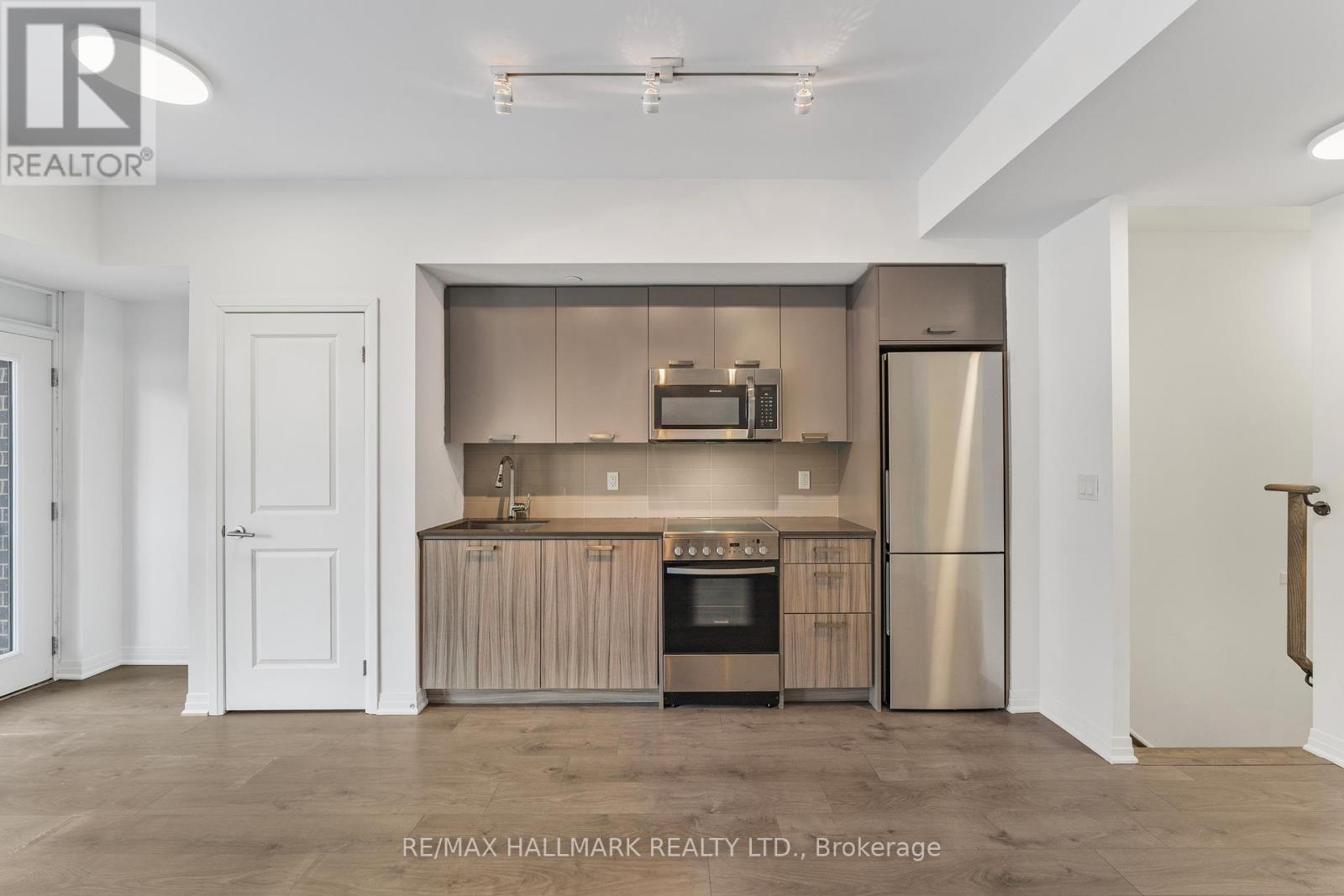 Th 103 - 2301 Danforth Avenue, Toronto (East End-Danforth), Ontario  M4C 1K5 - Photo 8 - E12215527