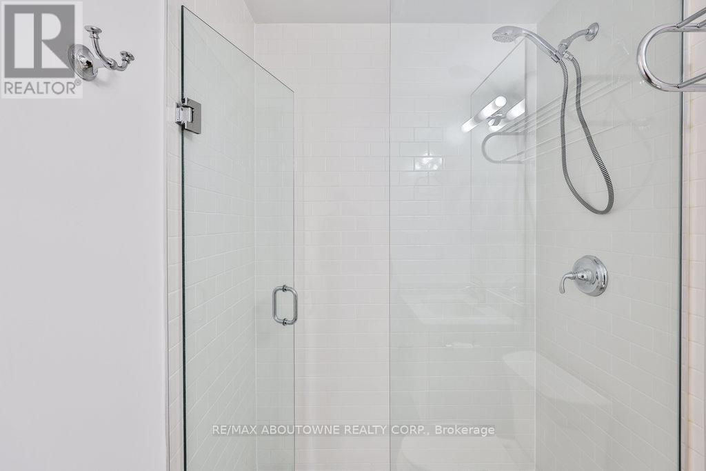 207 - 128 Garden Drive, Oakville, Ontario  L6K 0H7 - Photo 29 - W12171221