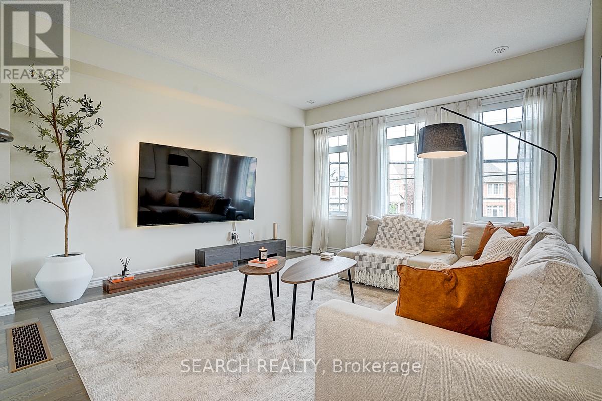 10931 Victoria Square Boulevard, Markham (Victoria Square), Ontario  L6C 0Z3 - Photo 2 - N12215317