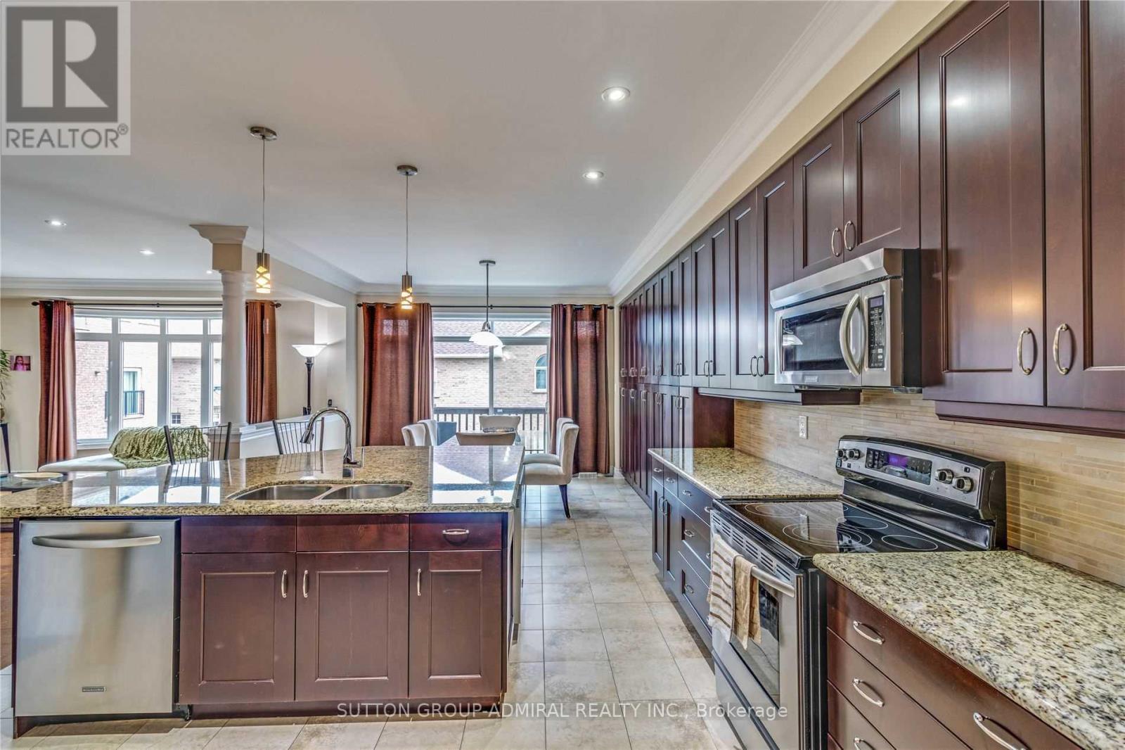 305 Ilan Ramon Boulevard, Vaughan (Patterson), Ontario  L6A 0W4 - Photo 10 - N12215403