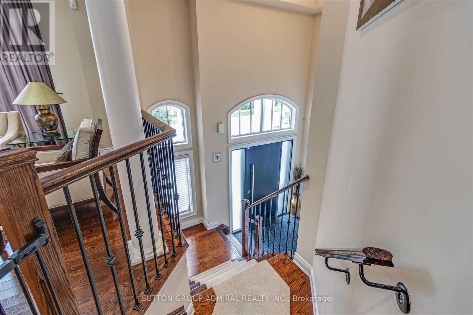 305 Ilan Ramon Boulevard, Vaughan (Patterson), Ontario  L6A 0W4 - Photo 5 - N12215403