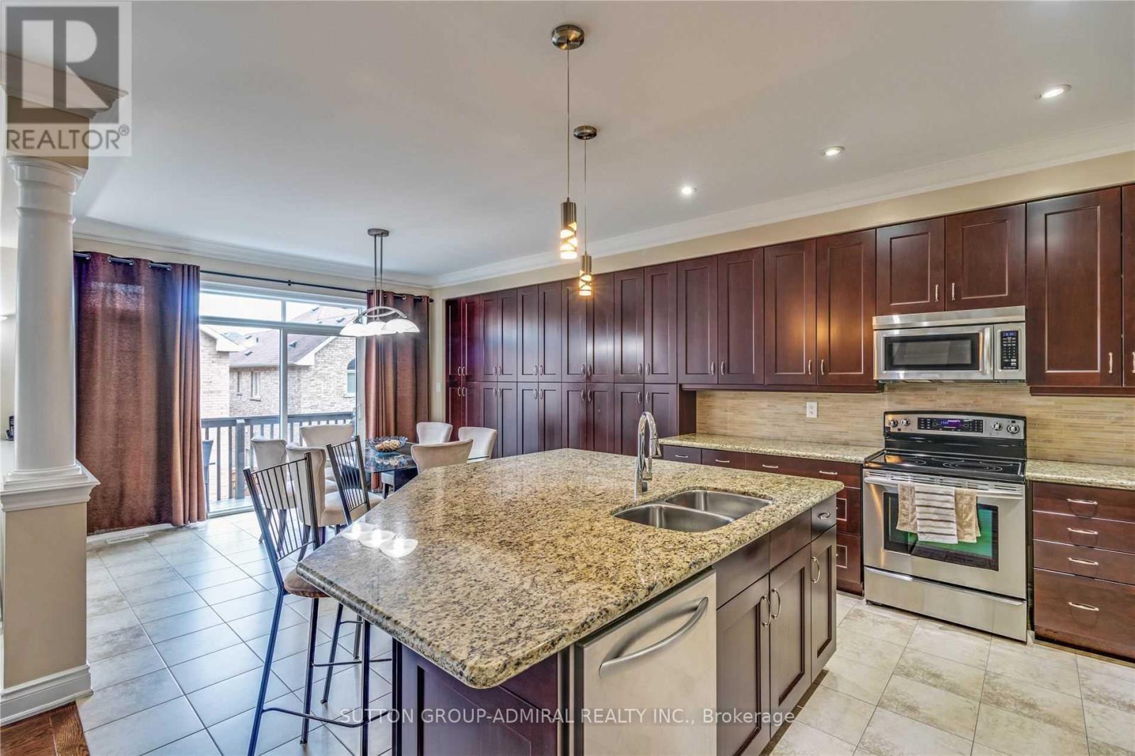 305 Ilan Ramon Boulevard, Vaughan (Patterson), Ontario  L6A 0W4 - Photo 9 - N12215403