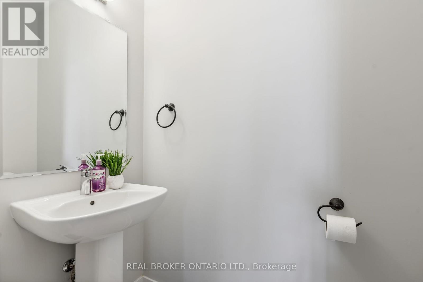92 William Shearn Crescent, Markham (Angus Glen), Ontario  L6C 3J4 - Photo 8 - N12215416