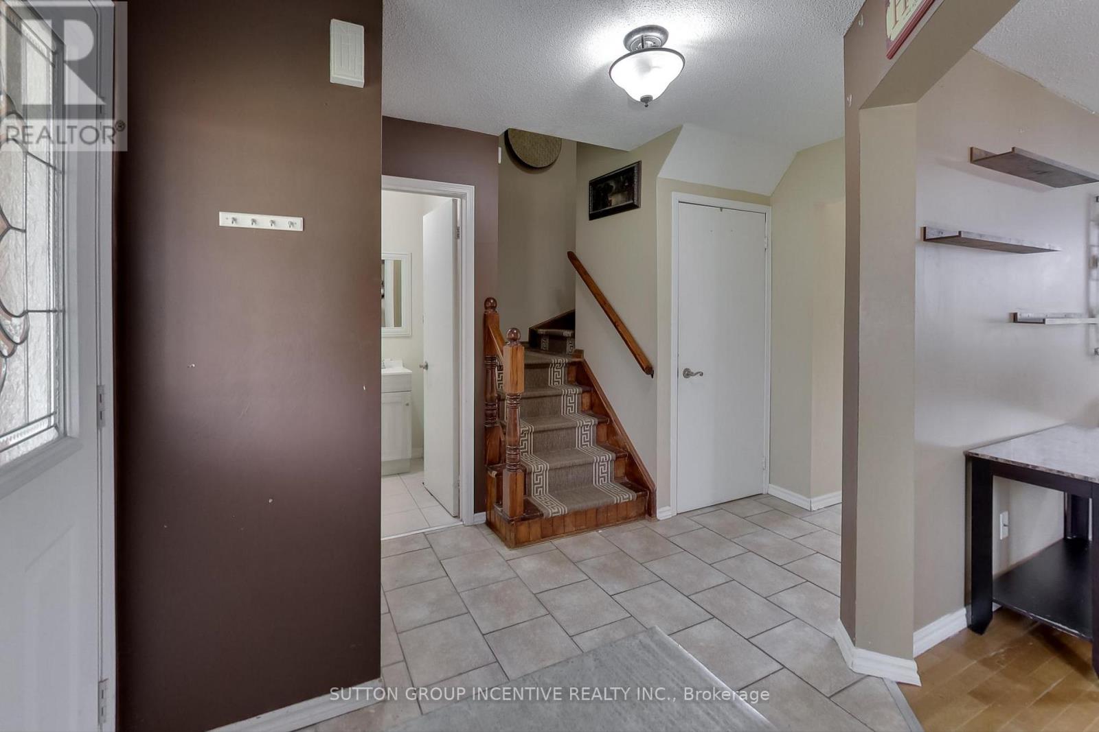 1238 Benson Street, Innisfil (Alcona), Ontario  L9S 1Y6 - Photo 4 - N12215475